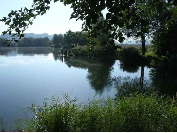 Langenneufnacher Baggersee Burg (86470) am Kieswerk